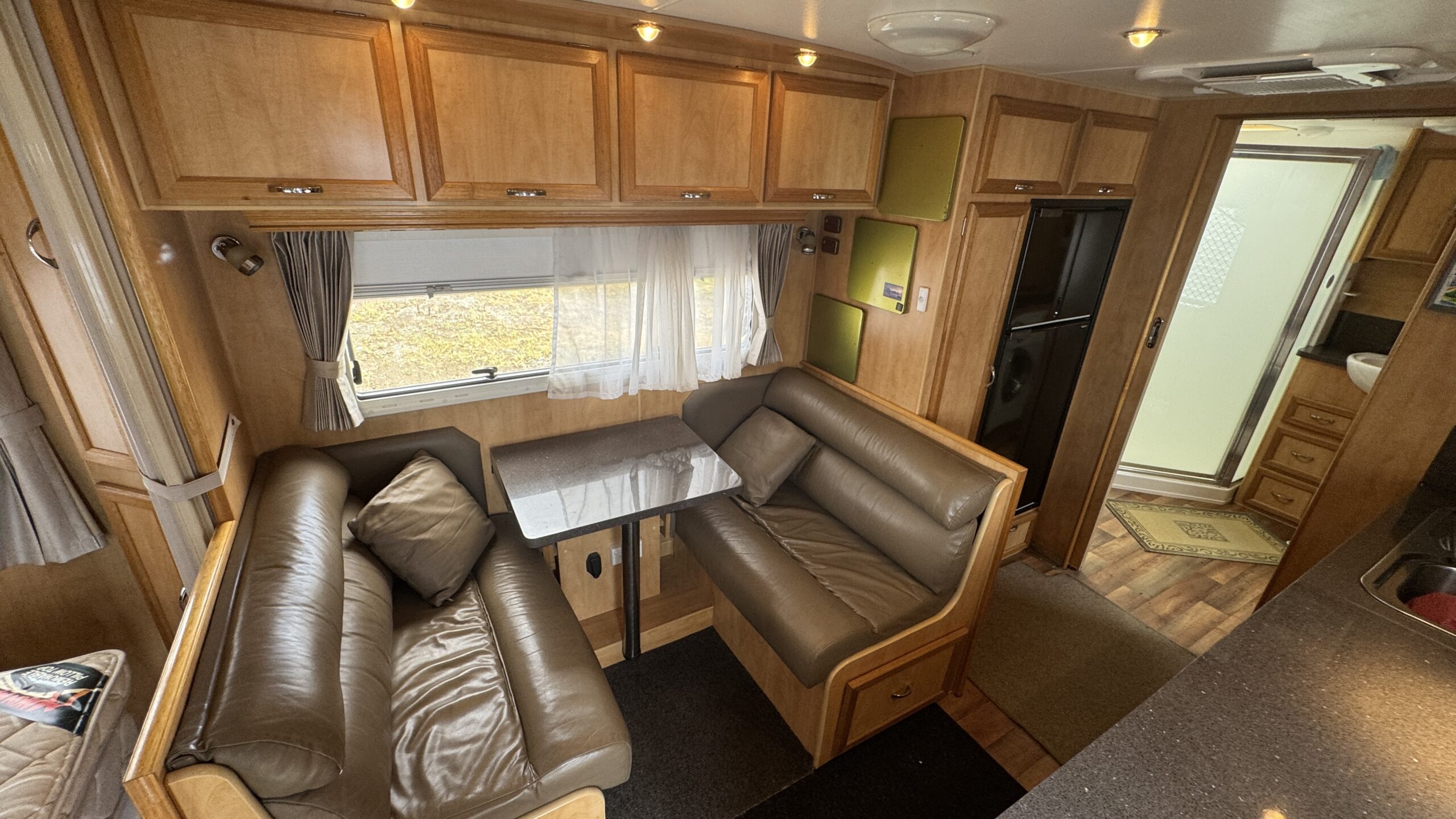 
								2009 Paradise Explorer XL Dual Doors full									