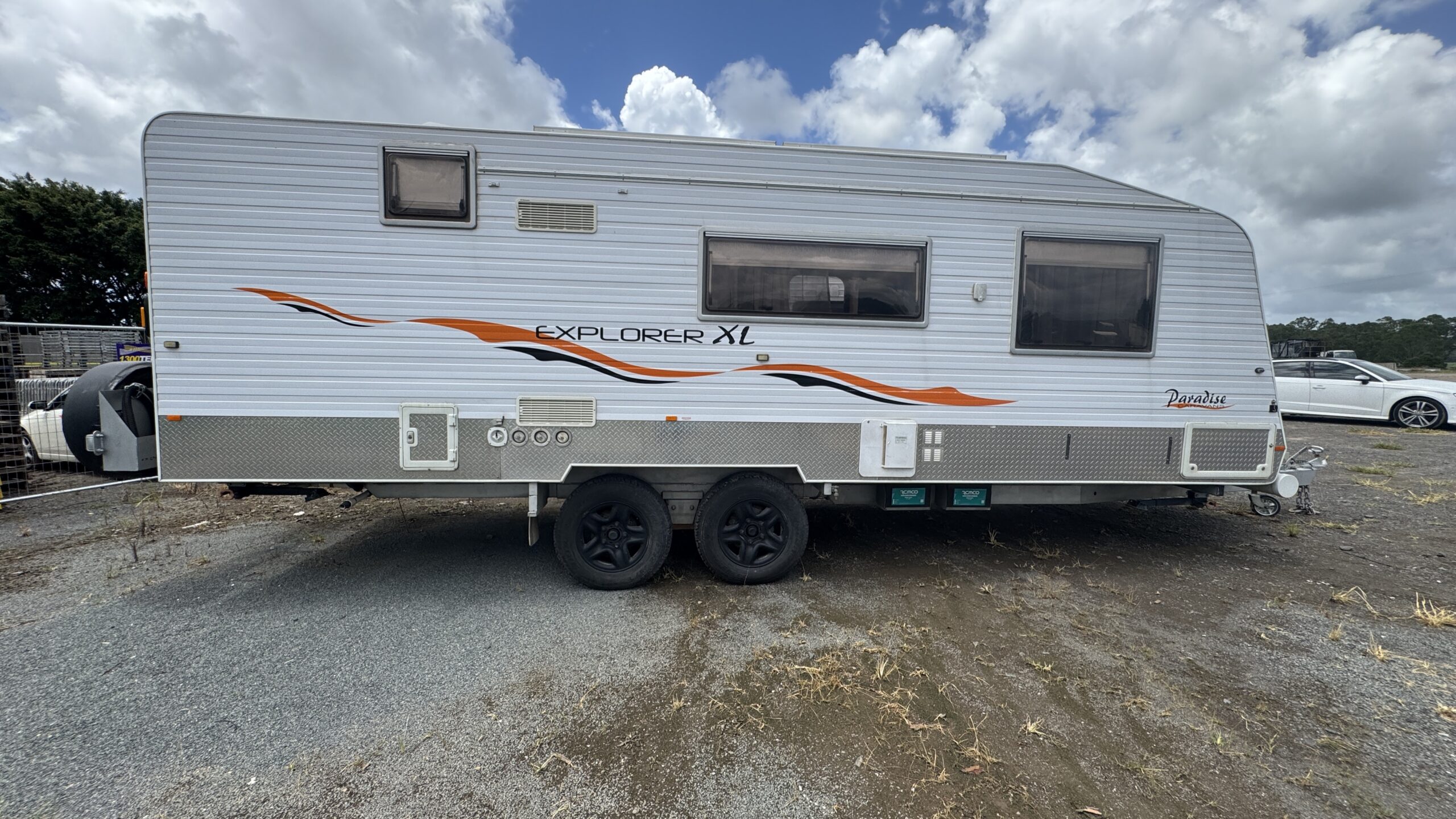 
								2009 Paradise Explorer XL Dual Doors full									